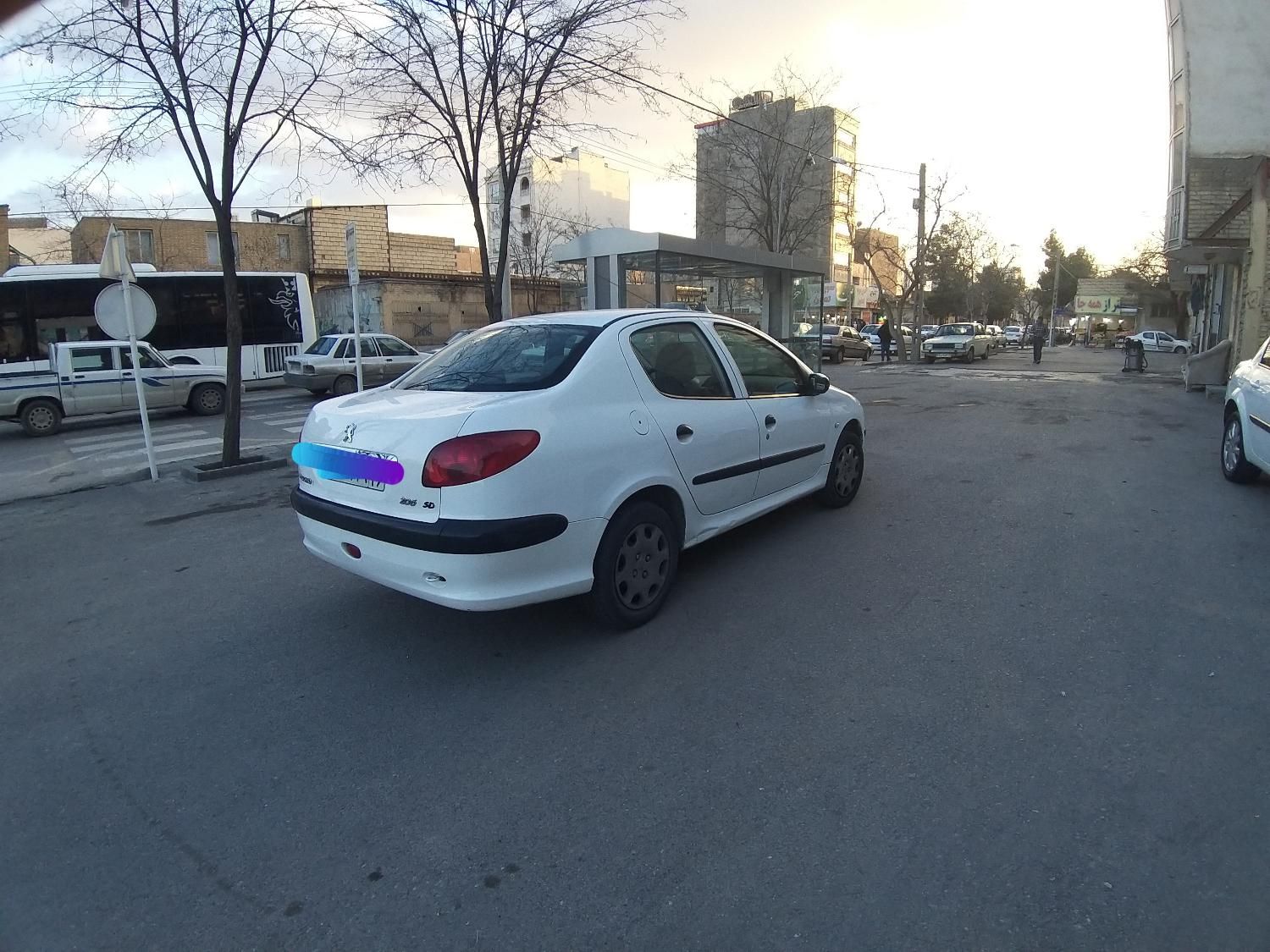 پژو ۲۰۶ صندوق دار v8 - 1393