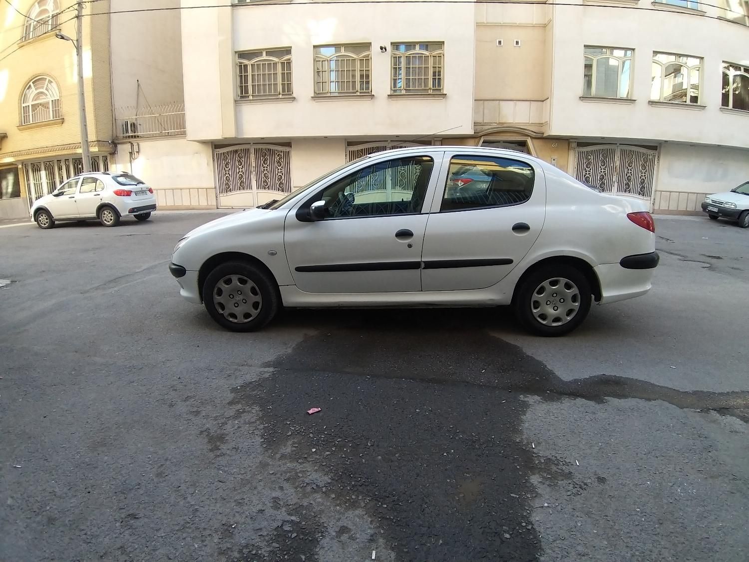 پژو ۲۰۶ صندوق دار v8 - 1393