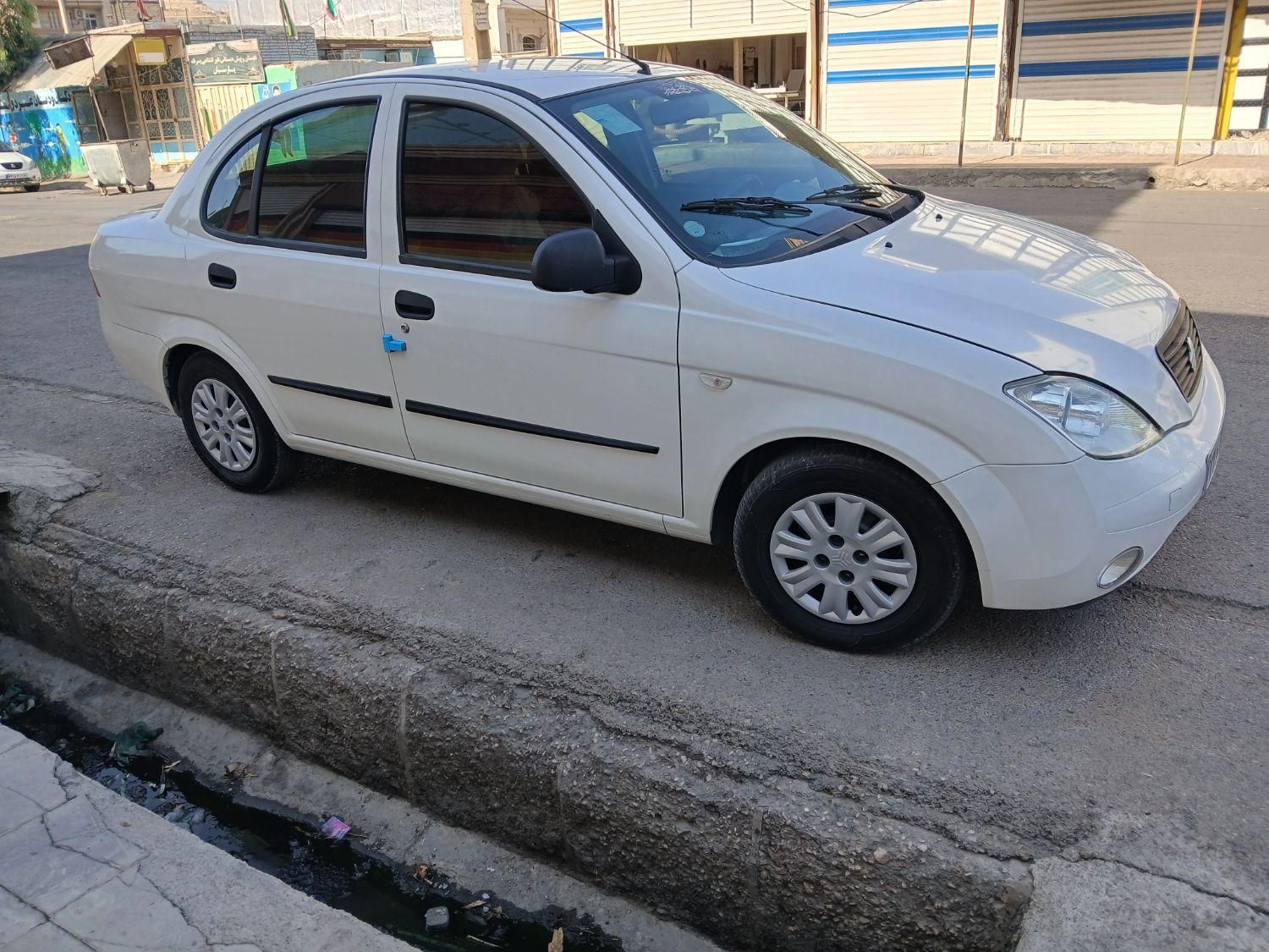 تیبا صندوق دار SX - 1401