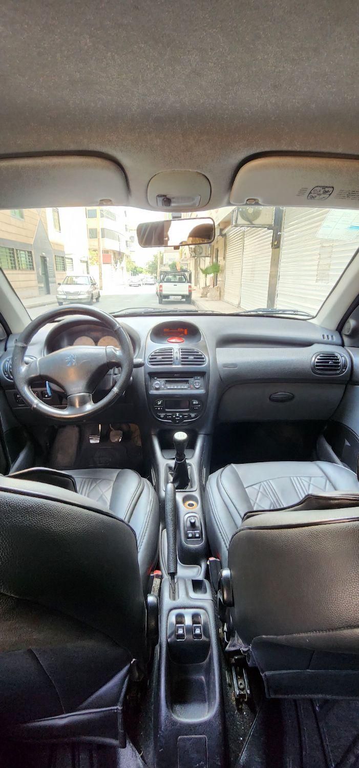 پژو ۲۰۶ صندوق دار v8 - 1396