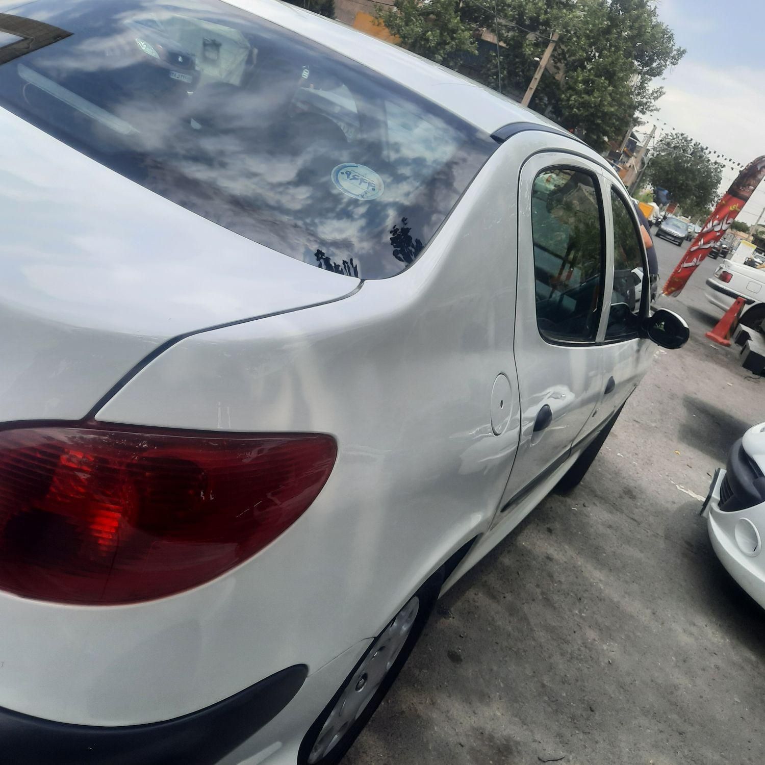 پژو ۲۰۶ صندوق دار v8 - 1395