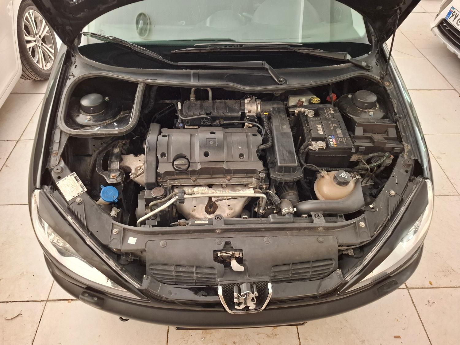پژو ۲۰۶ صندوق دار v8 - 1393