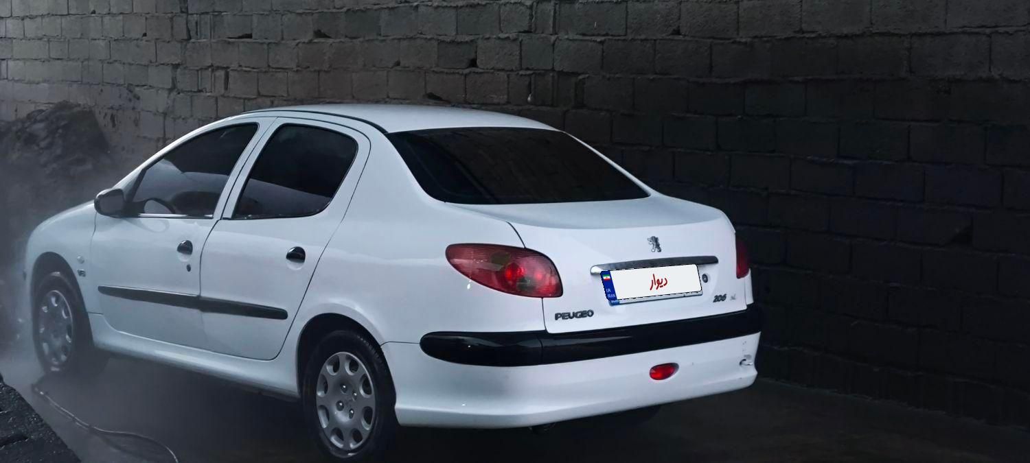 پژو ۲۰۶ صندوق دار v8 - 1390