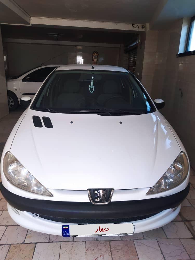 پژو ۲۰۶ صندوق دار v8 - 1393
