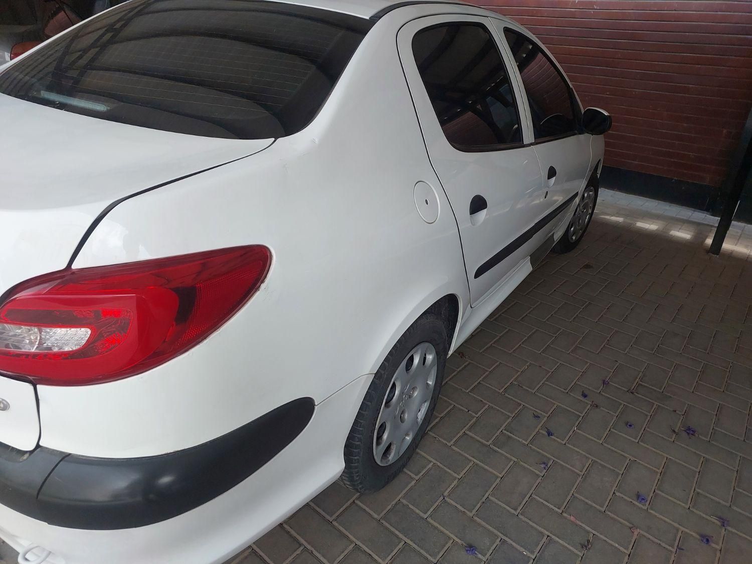 پژو ۲۰۶ صندوق دار v8 - 1394