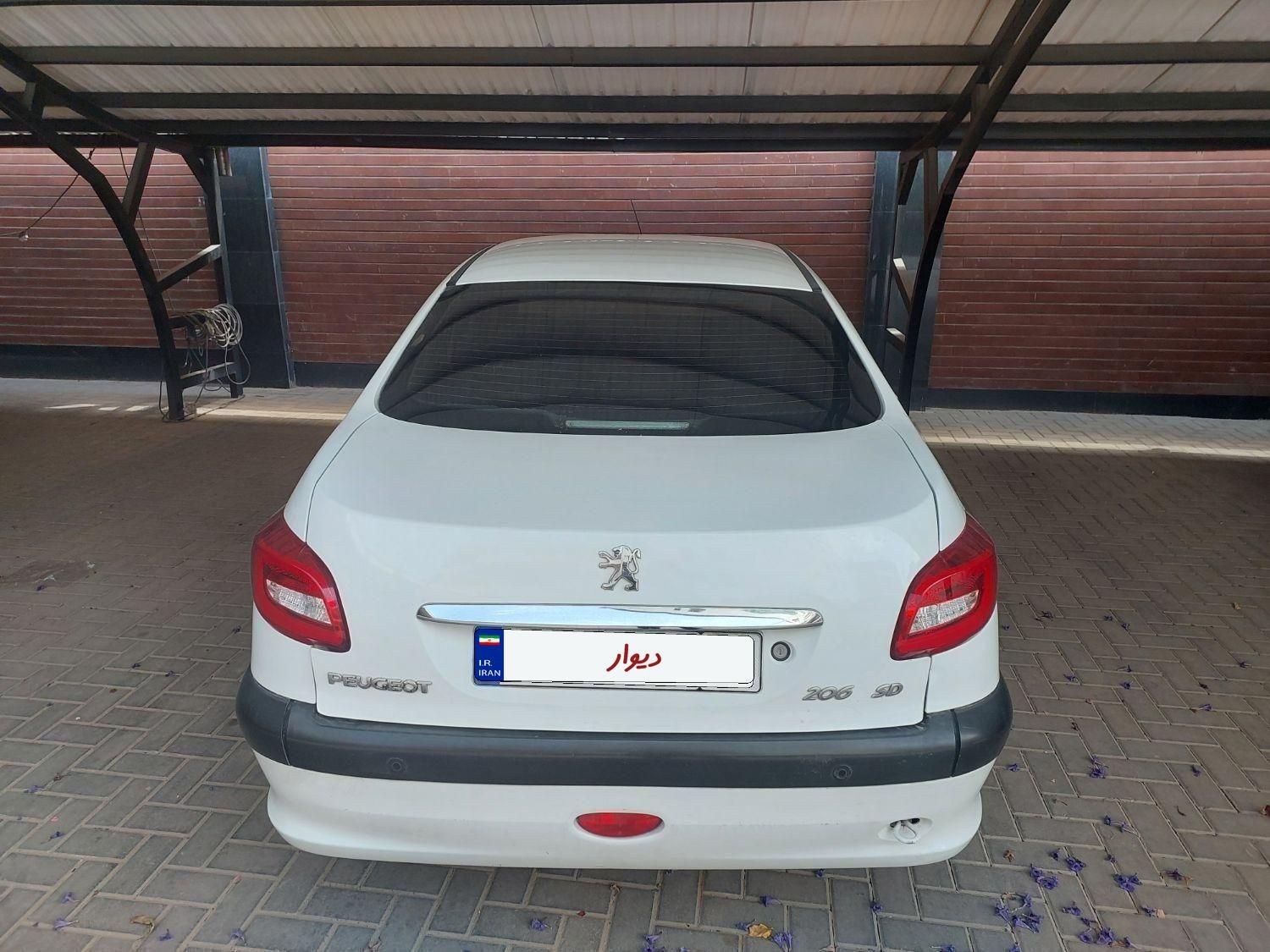 پژو ۲۰۶ صندوق دار v8 - 1394
