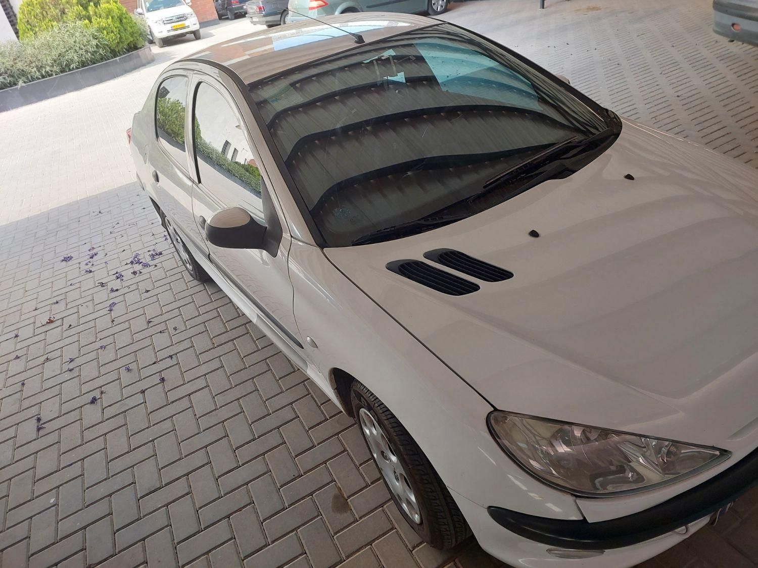 پژو ۲۰۶ صندوق دار v8 - 1394