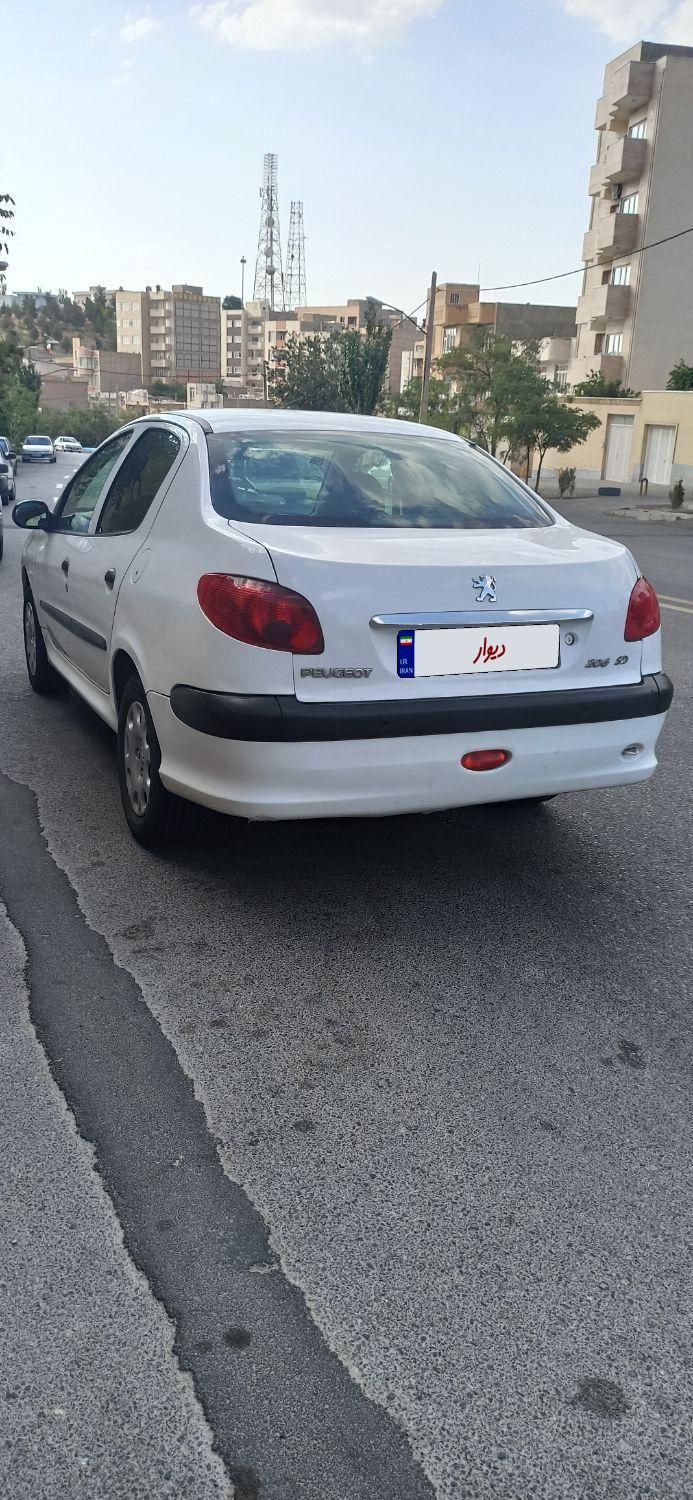 پژو ۲۰۶ صندوق دار v2 - 1391