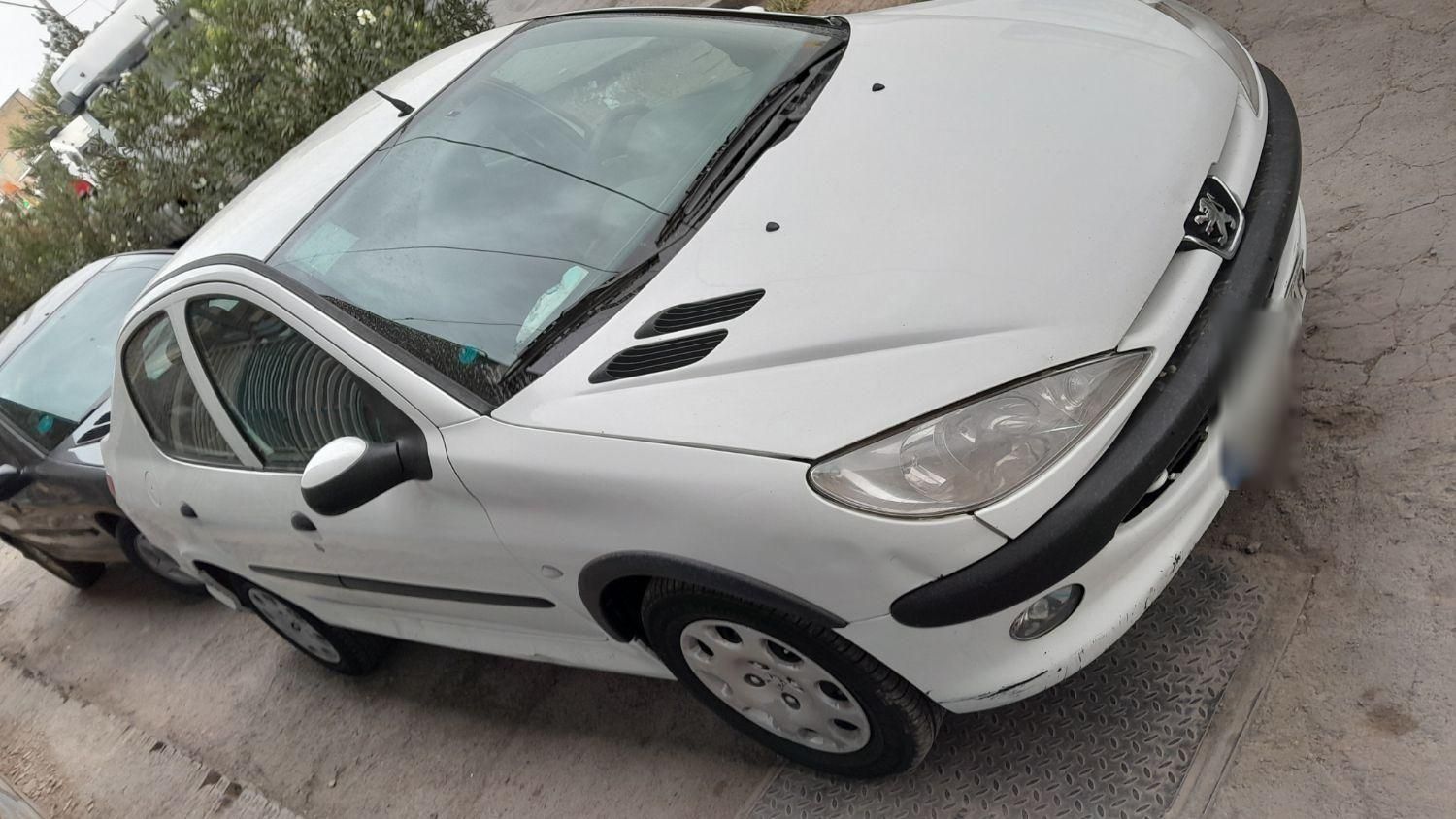 پژو ۲۰۶ صندوق دار v8 - 1395