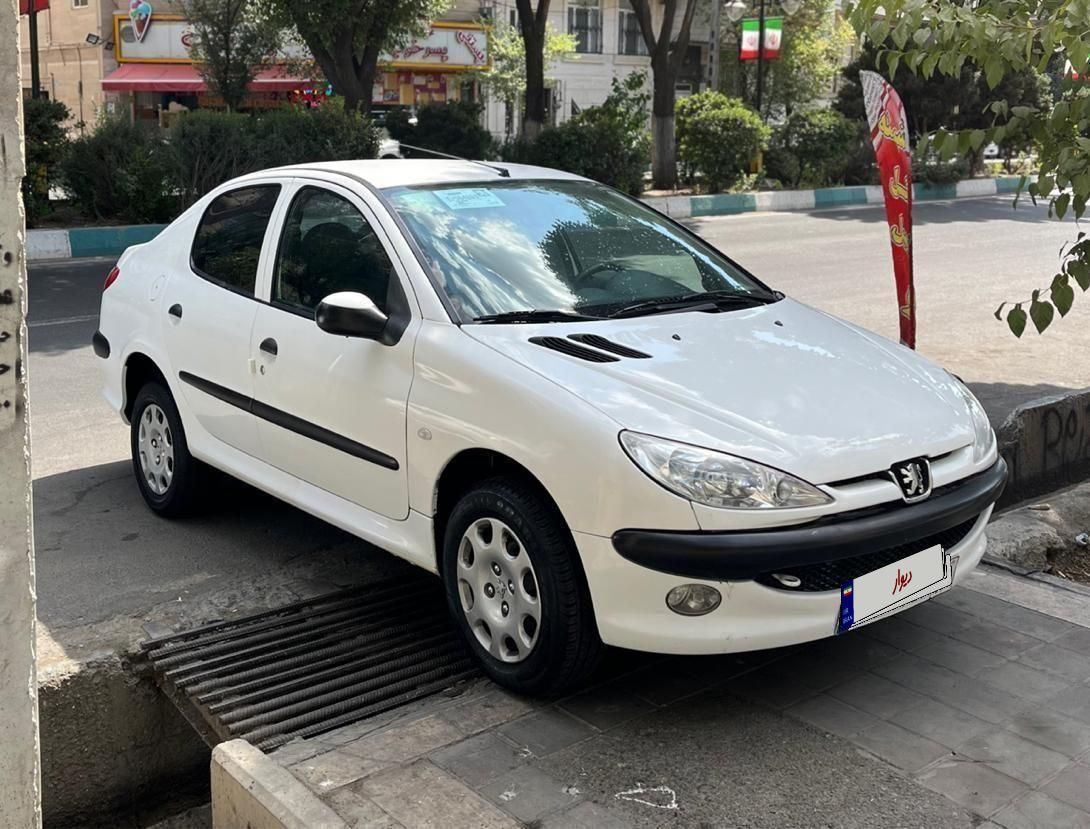 پژو ۲۰۶ صندوق دار v8 - 1398