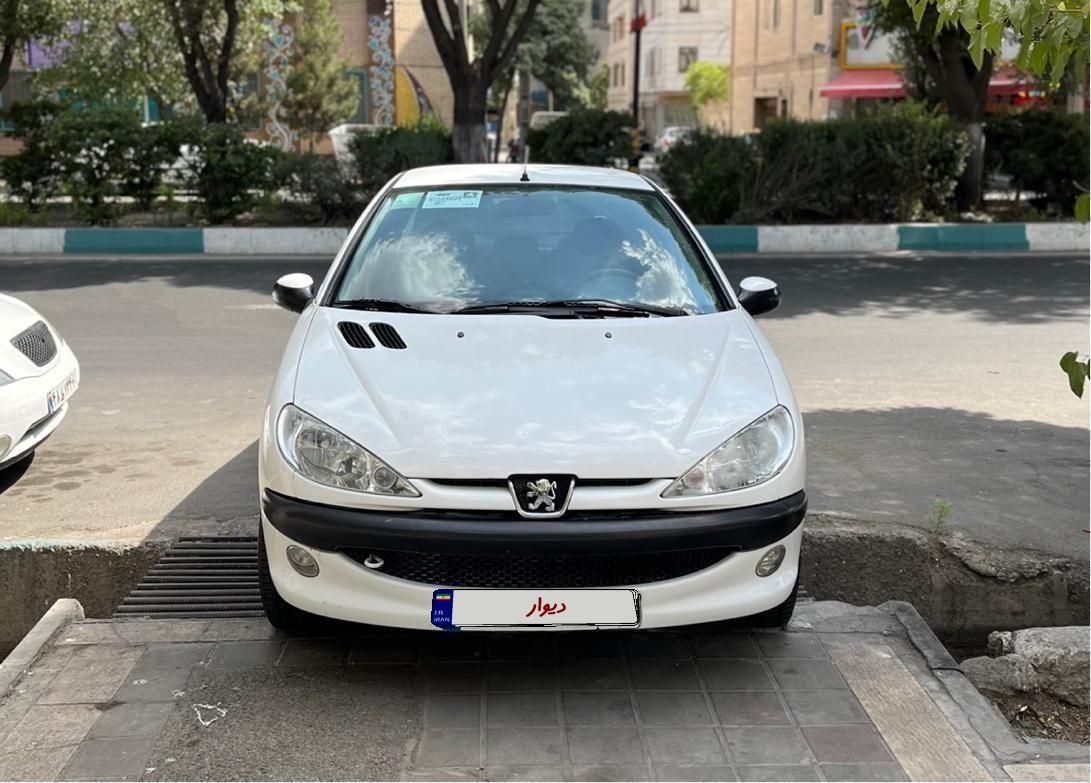 پژو ۲۰۶ صندوق دار v8 - 1398
