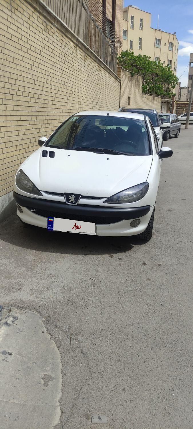 پژو ۲۰۶ صندوق دار v8 - 1395