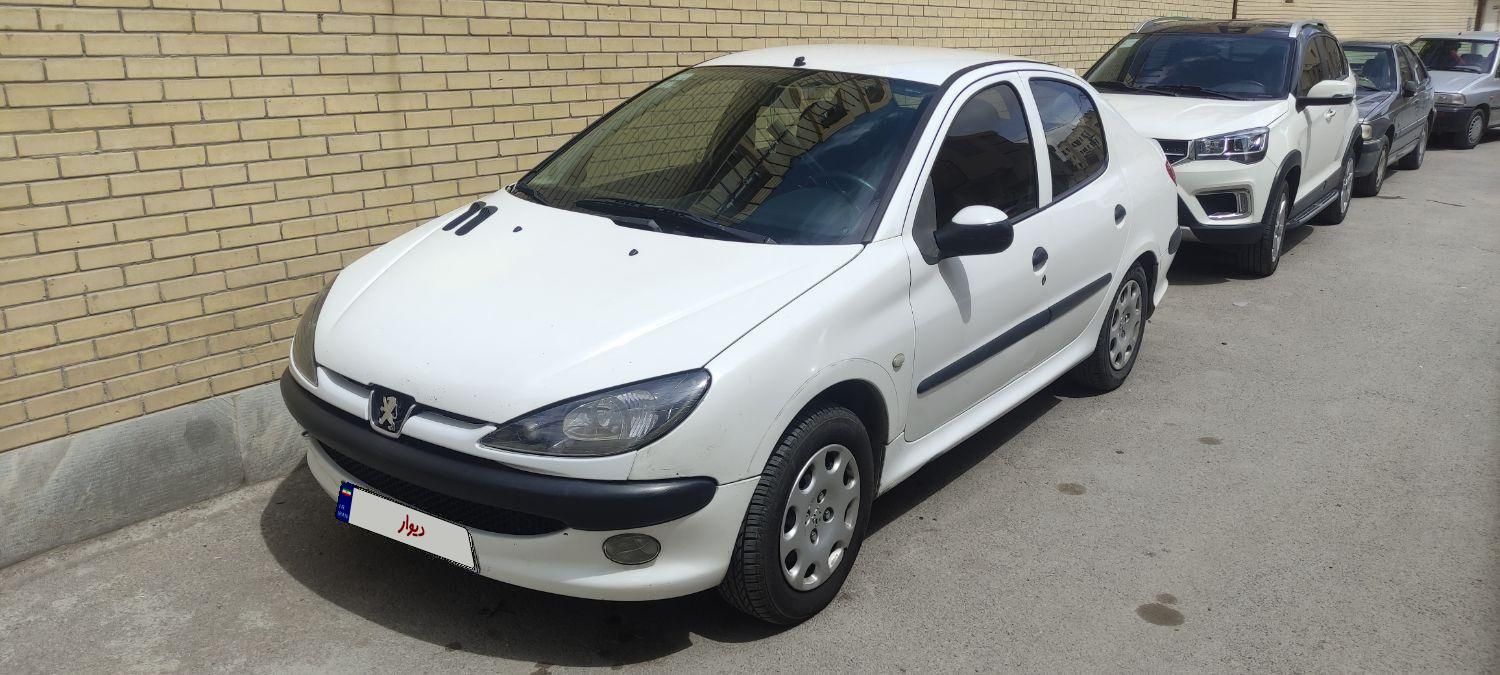 پژو ۲۰۶ صندوق دار v8 - 1395
