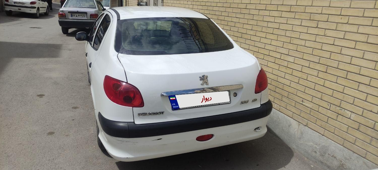 پژو ۲۰۶ صندوق دار v8 - 1395