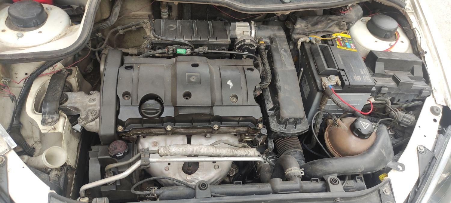 پژو ۲۰۶ صندوق دار v8 - 1395