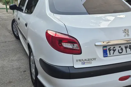 پژو ۲۰۶ صندوق دار v8 - 1393