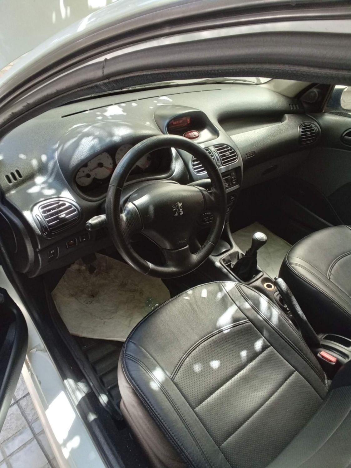 پژو ۲۰۶ صندوق دار v8 - 1397