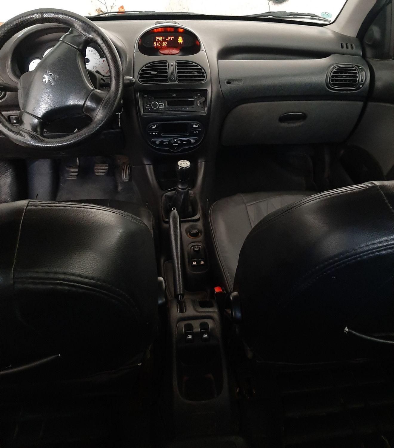 پژو ۲۰۶ صندوق دار v8 - 1393