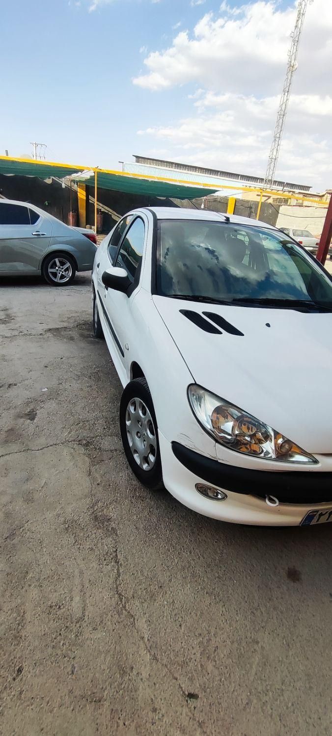 پژو ۲۰۶ صندوق دار v8 - 1390