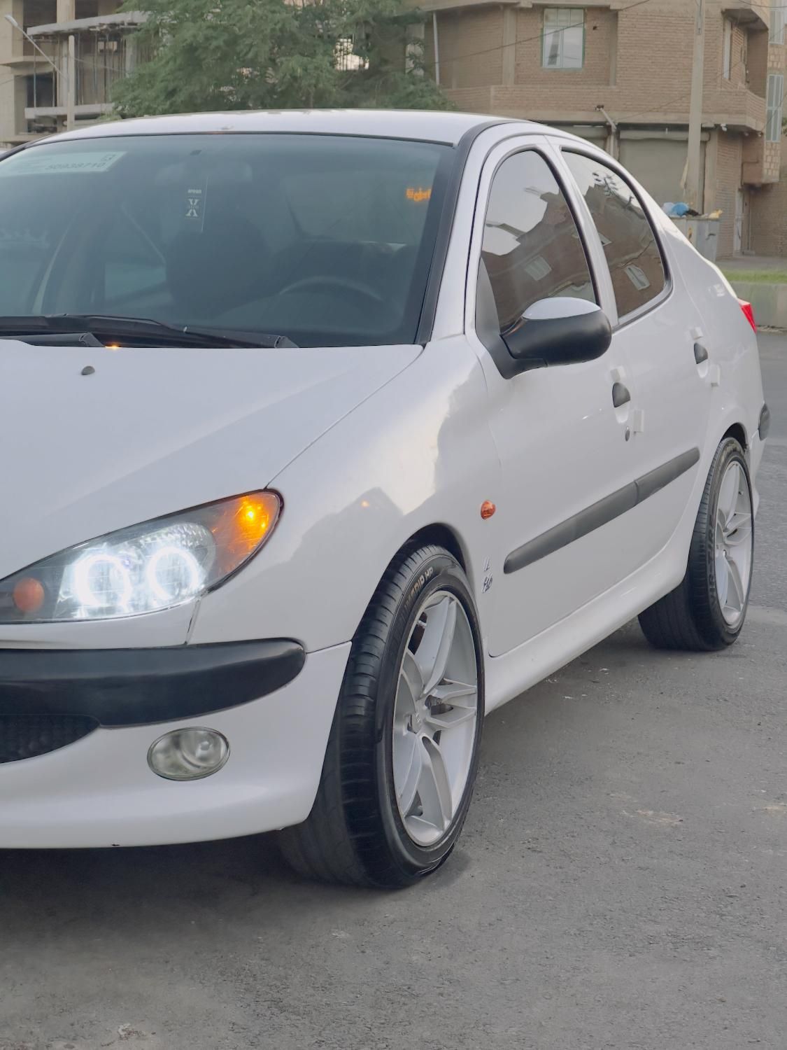 پژو ۲۰۶ صندوق دار v8 - 1390