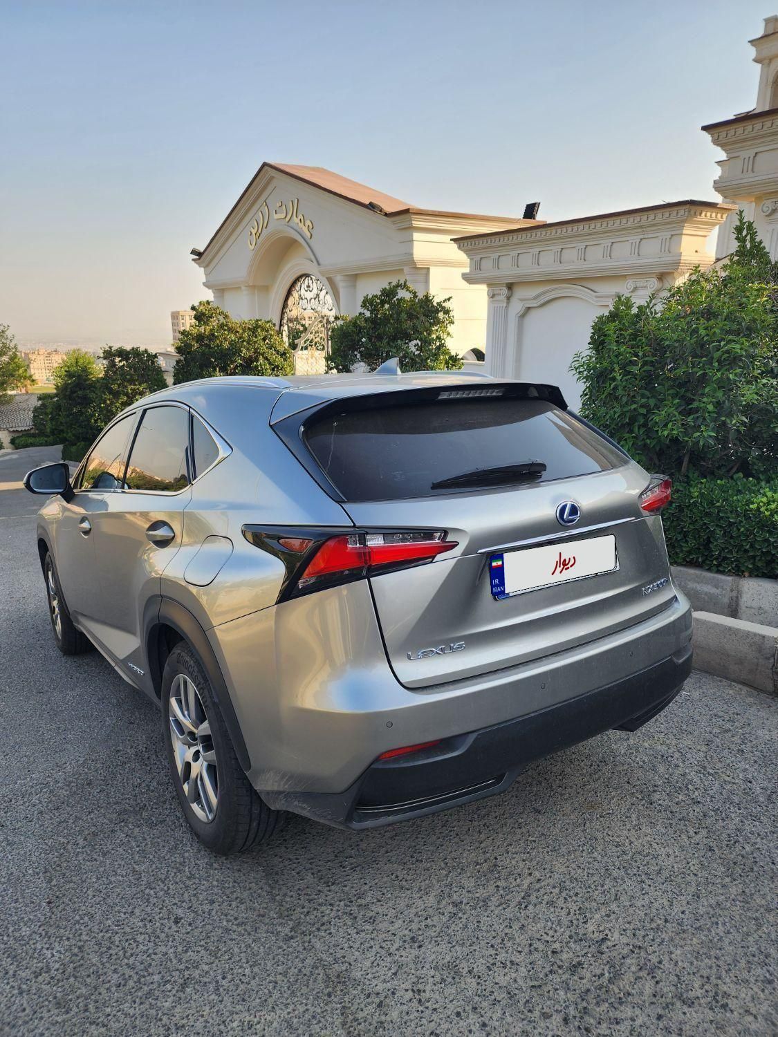 لکسوس NX هیبرید 300H - 2017