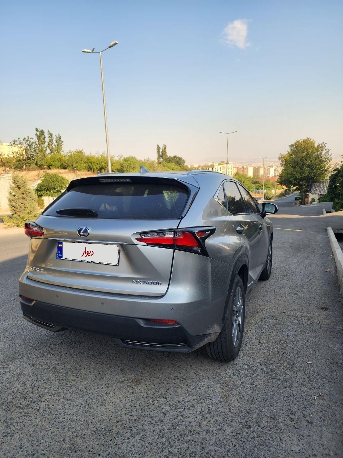 لکسوس NX هیبرید 300H - 2017