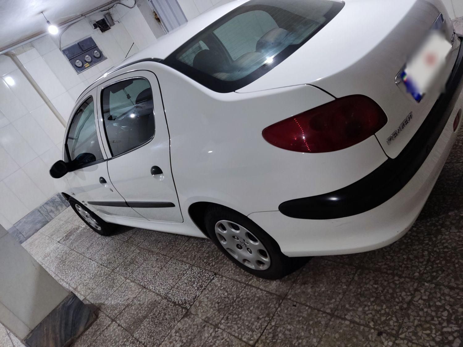 پژو ۲۰۶ صندوق دار v8 - 1397