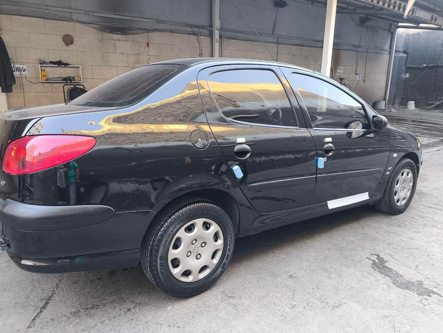 پژو ۲۰۶ صندوق دار v8 - 1393