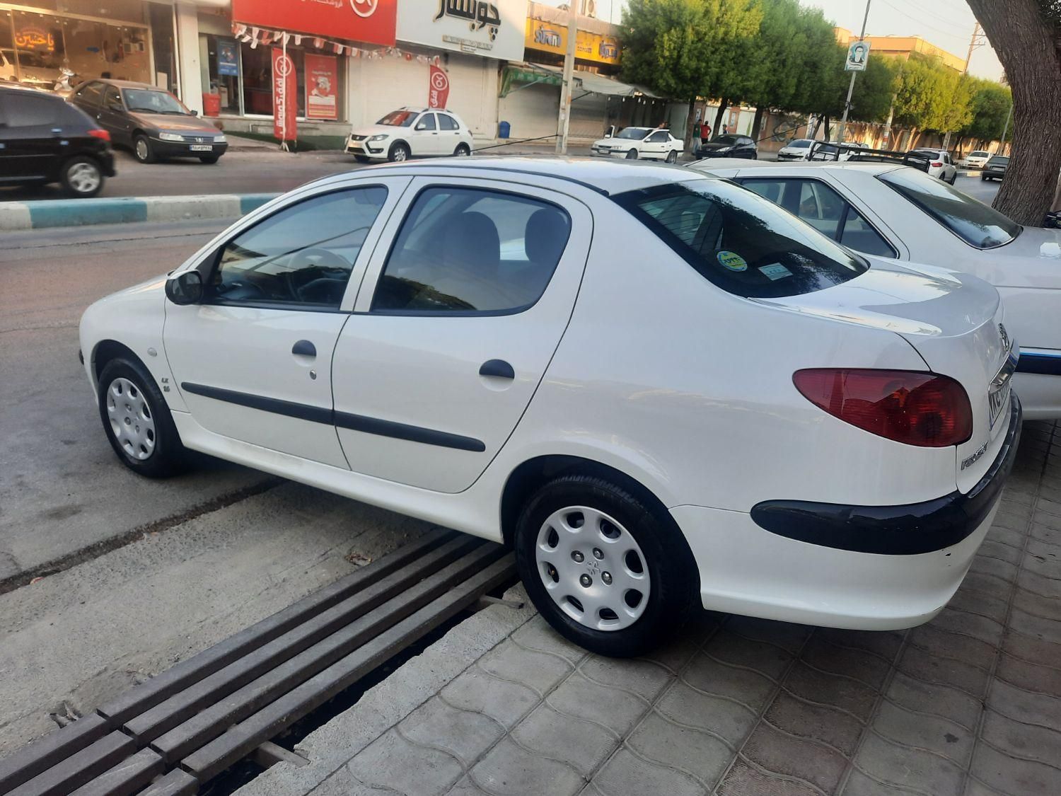 پژو ۲۰۶ صندوق دار v8 - 1399