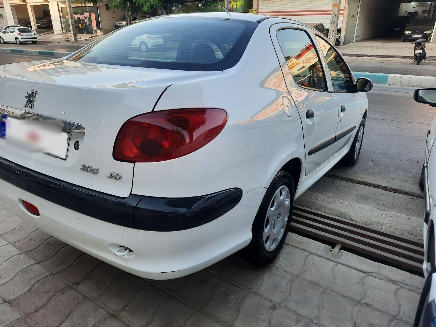 پژو ۲۰۶ صندوق دار v8 - 1399