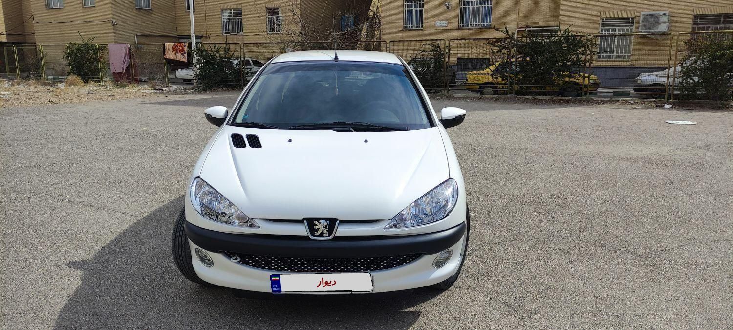 پژو ۲۰۶ صندوق دار v8 - 1393