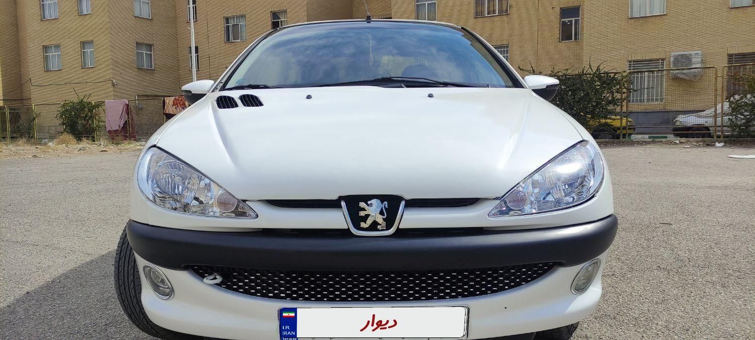 پژو ۲۰۶ صندوق دار v8 - 1393