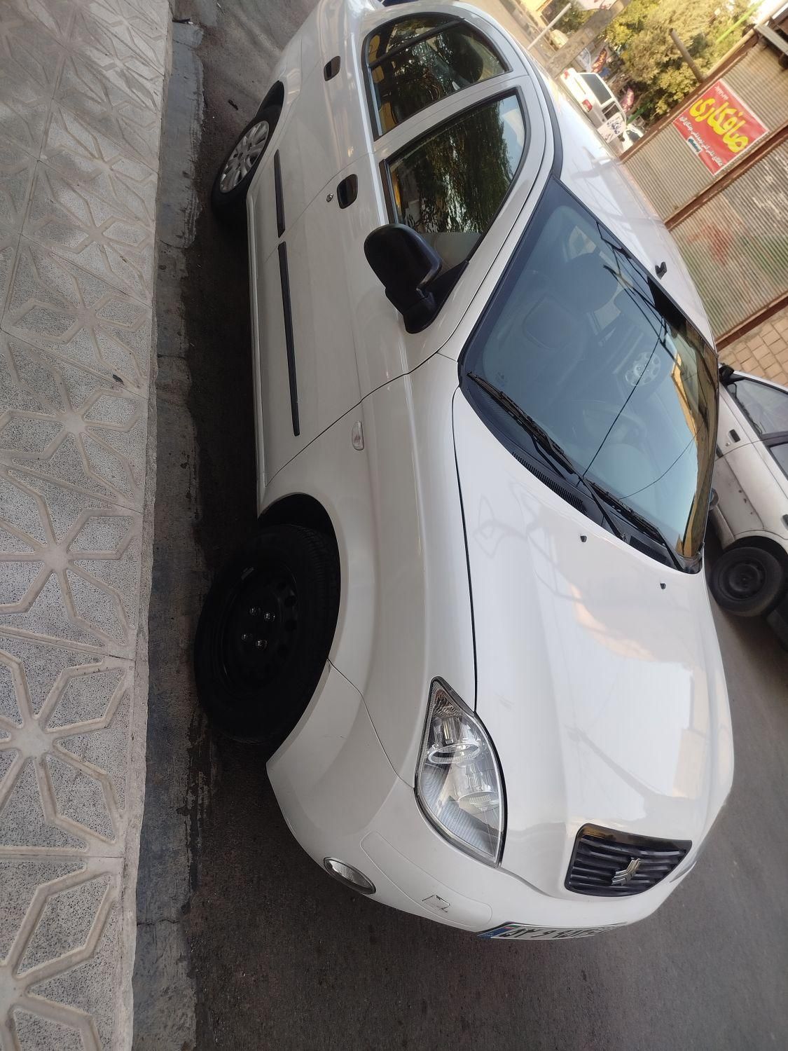 تیبا صندوق دار SX - 1401