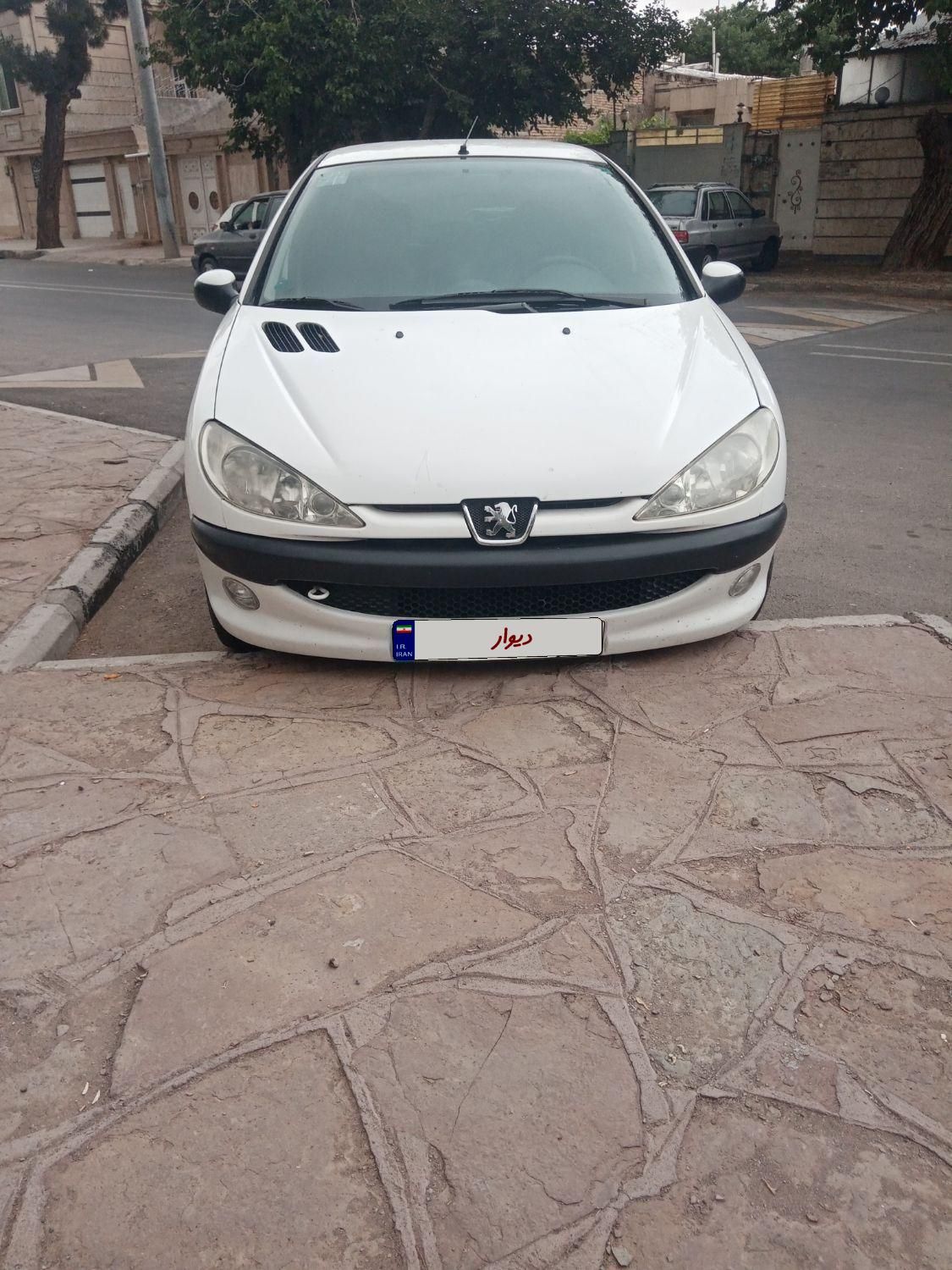 پژو ۲۰۶ صندوق دار v8 - 1395