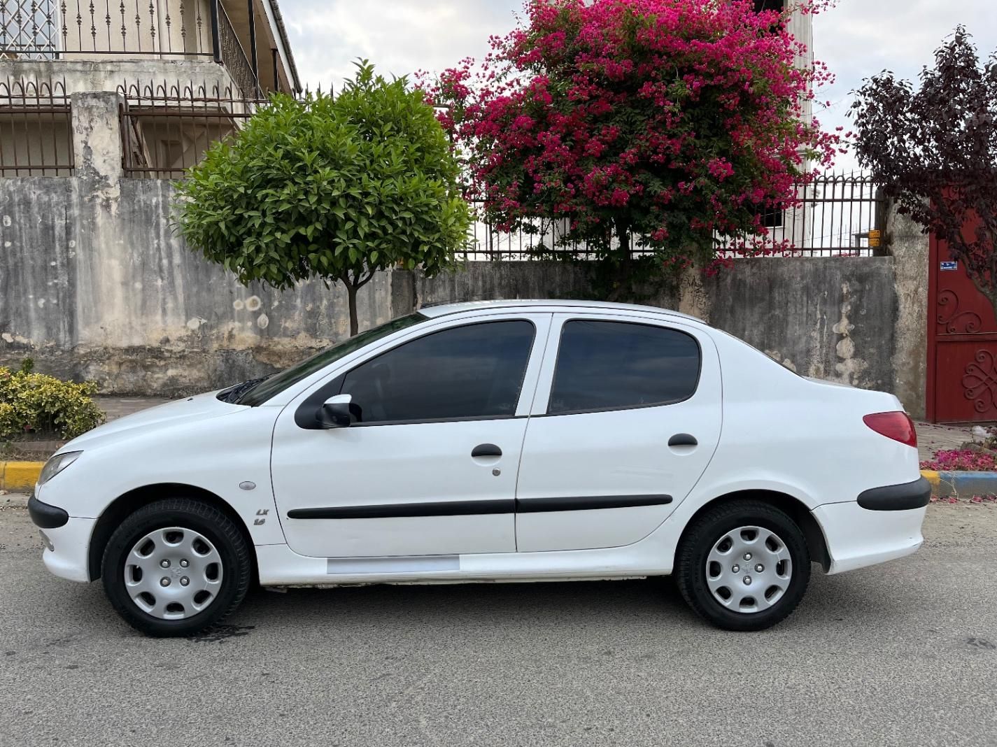 پژو ۲۰۶ صندوق دار v8 - 1396