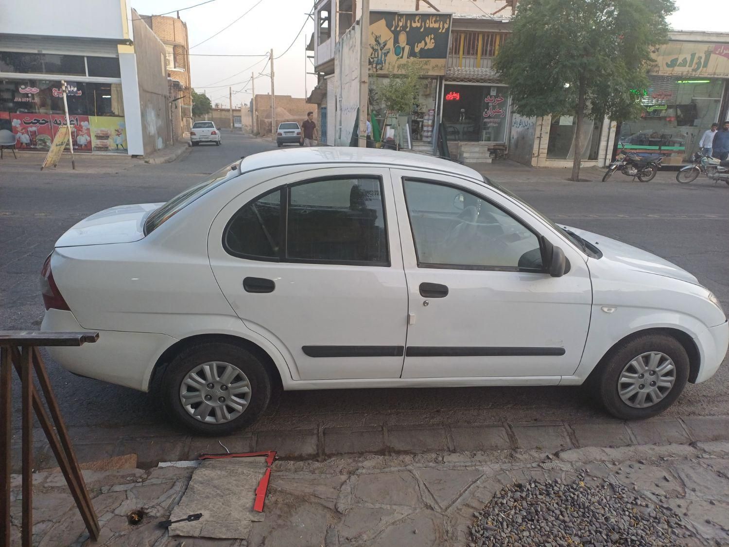 تیبا صندوق دار SX - 1393