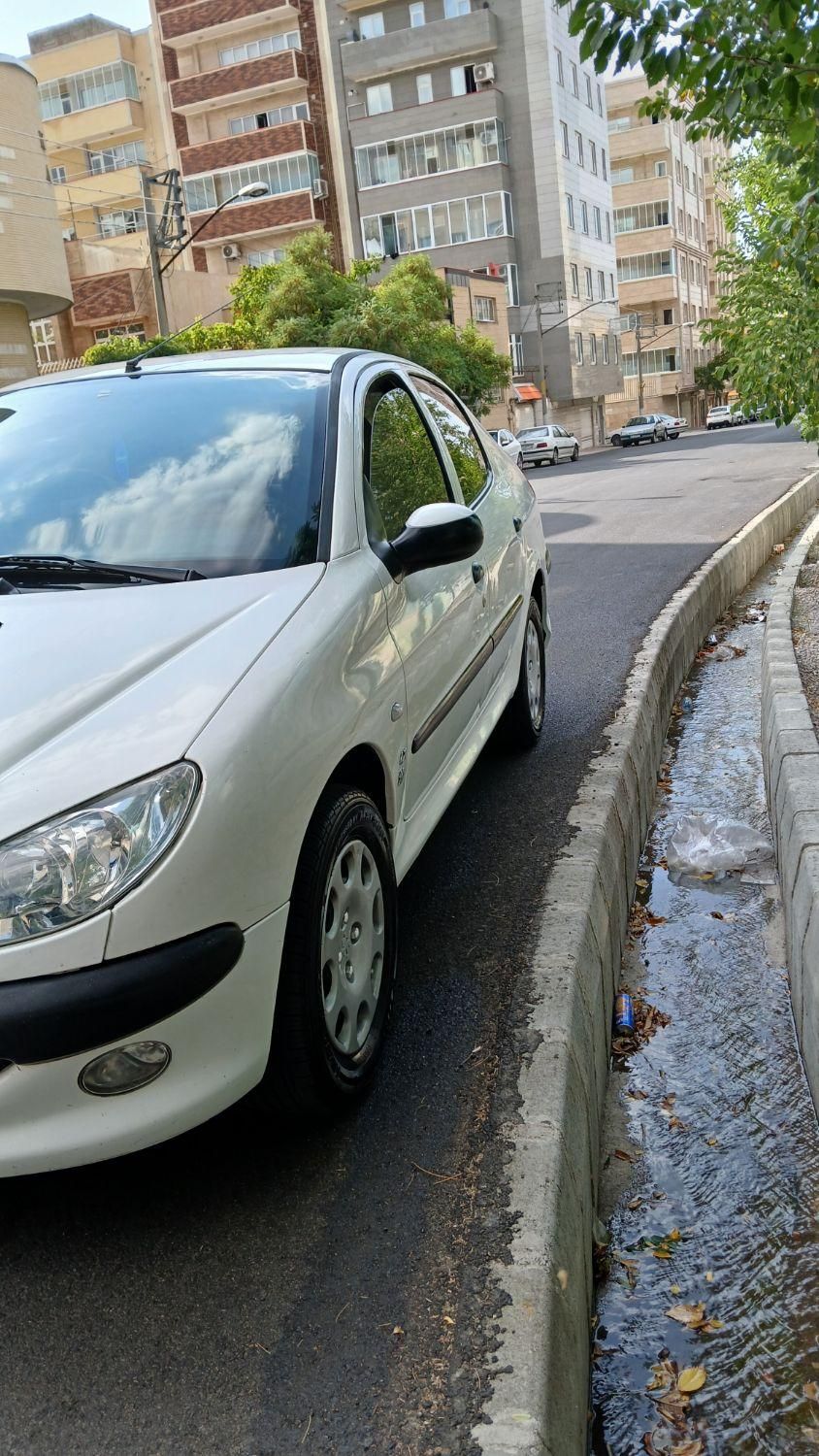 پژو ۲۰۶ صندوق دار v8 - 1396