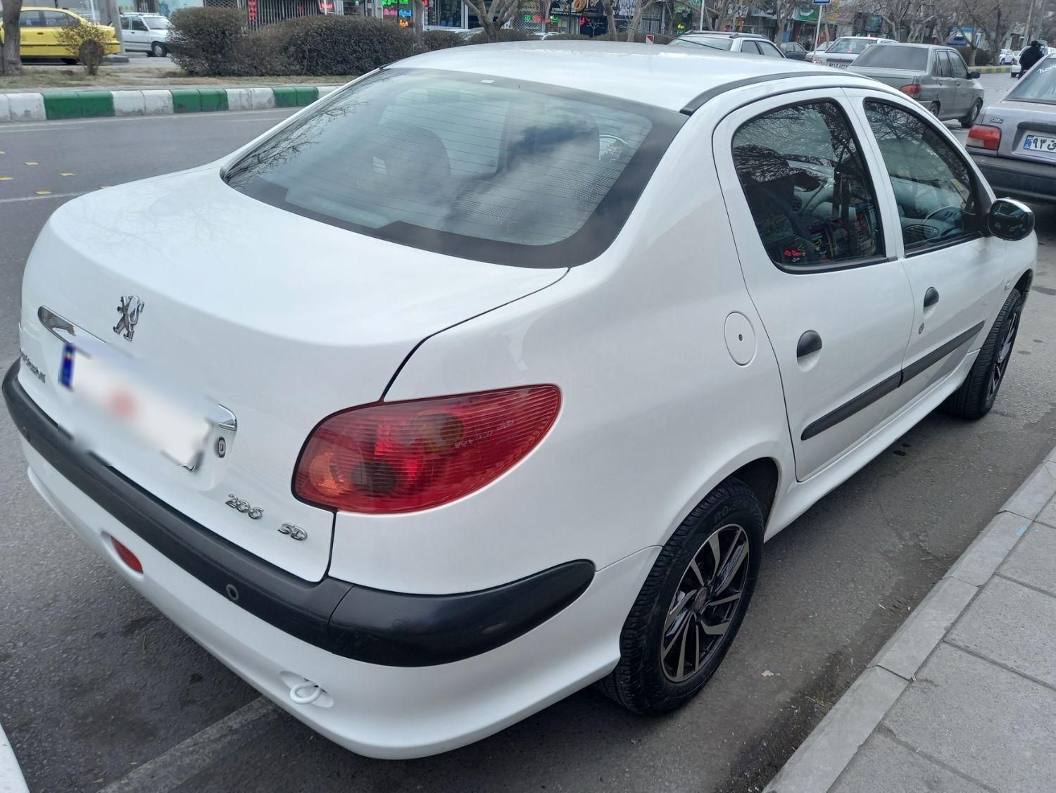 پژو ۲۰۶ صندوق دار v8 - 1396