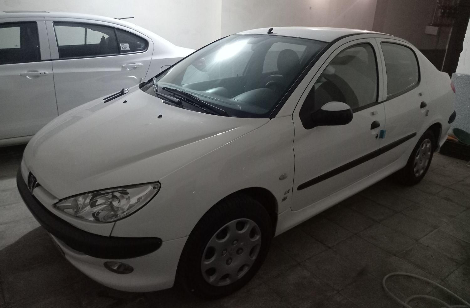 پژو ۲۰۶ صندوق دار v8 - 1396