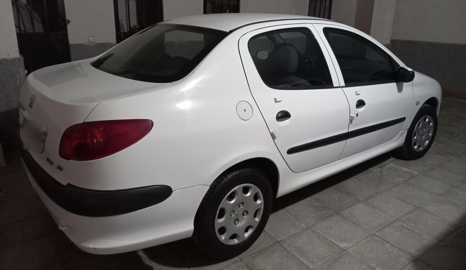 پژو ۲۰۶ صندوق دار v8 - 1396