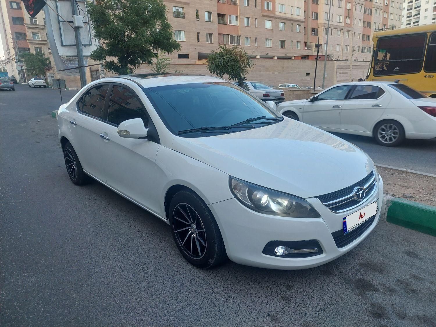 خودرو جک، J5 آگهی ann_19403161