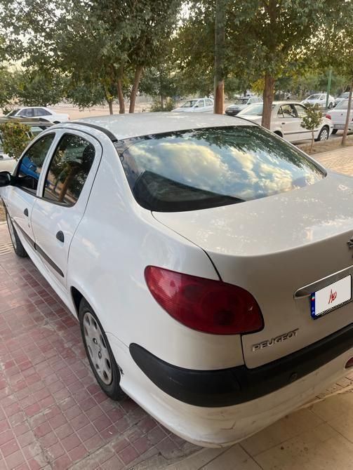 پژو ۲۰۶ صندوق دار v8 - 1394