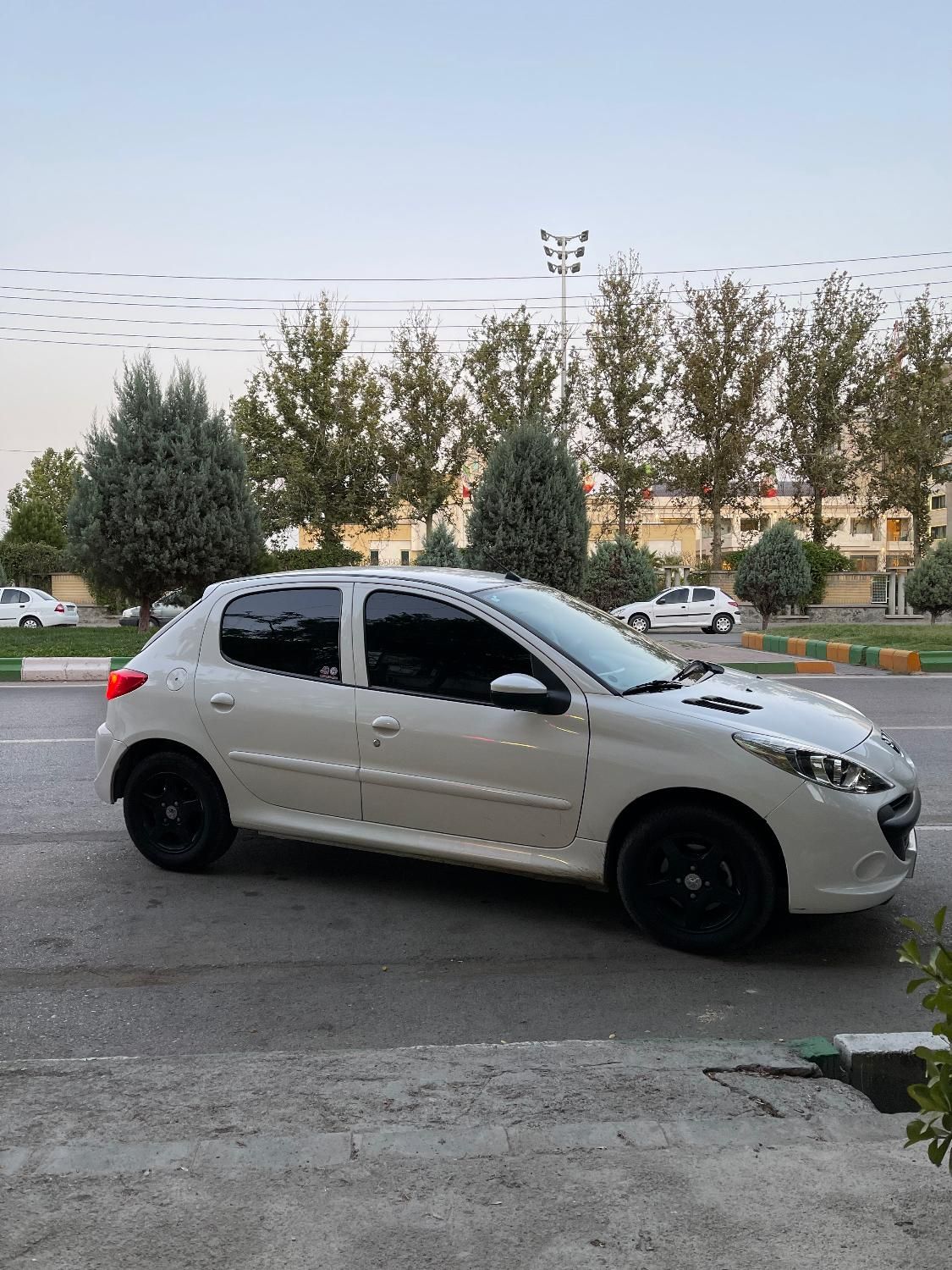 پژو 207 اتوماتیک TU5P - 1402