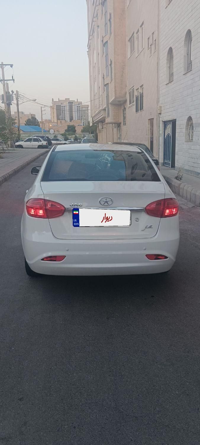 جک J4 اتوماتیک ساده - 1403