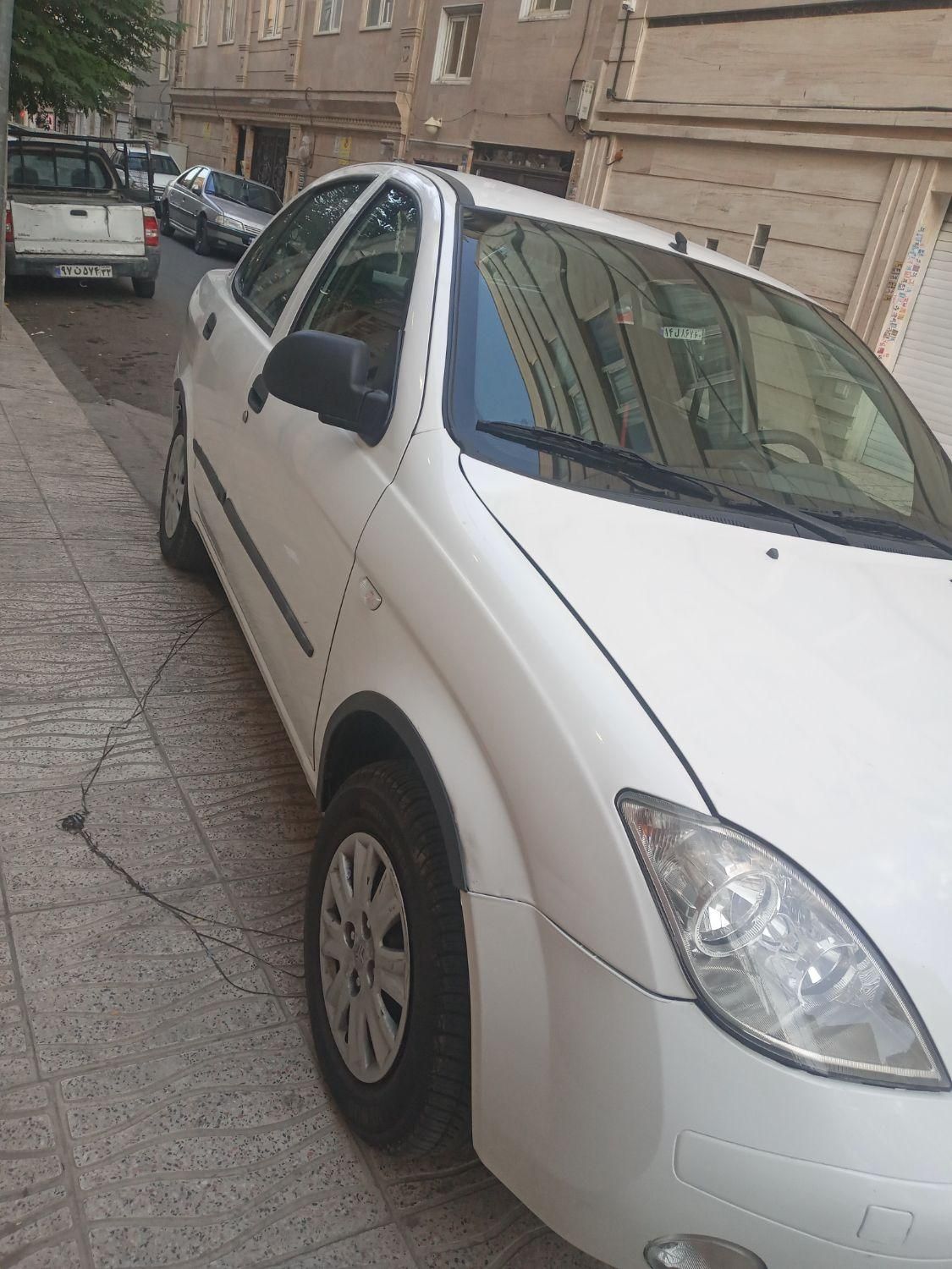 تیبا صندوق دار SX - 1400