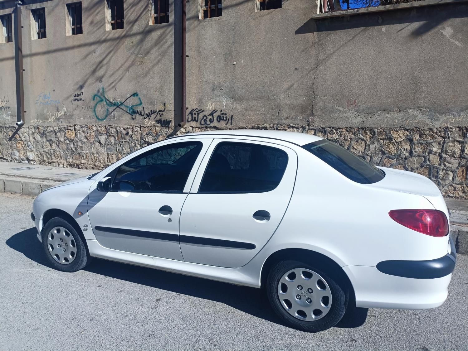 پژو ۲۰۶ صندوق دار v8 - 1399