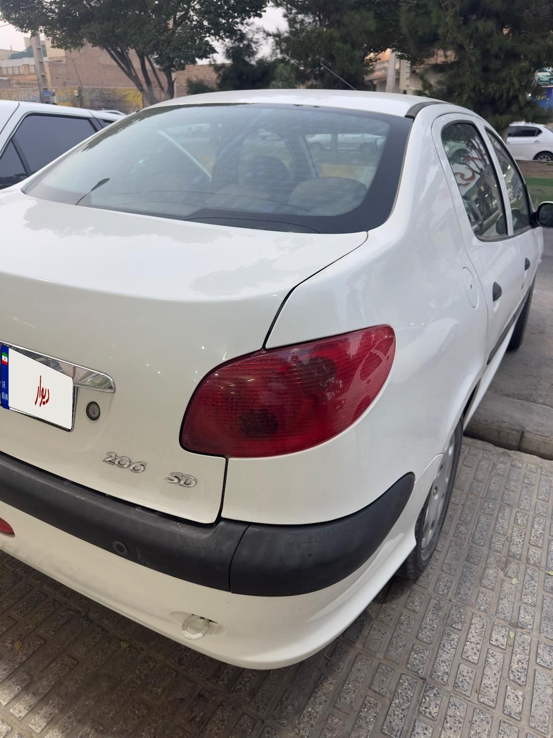 پژو ۲۰۶ صندوق دار v8 - 1396