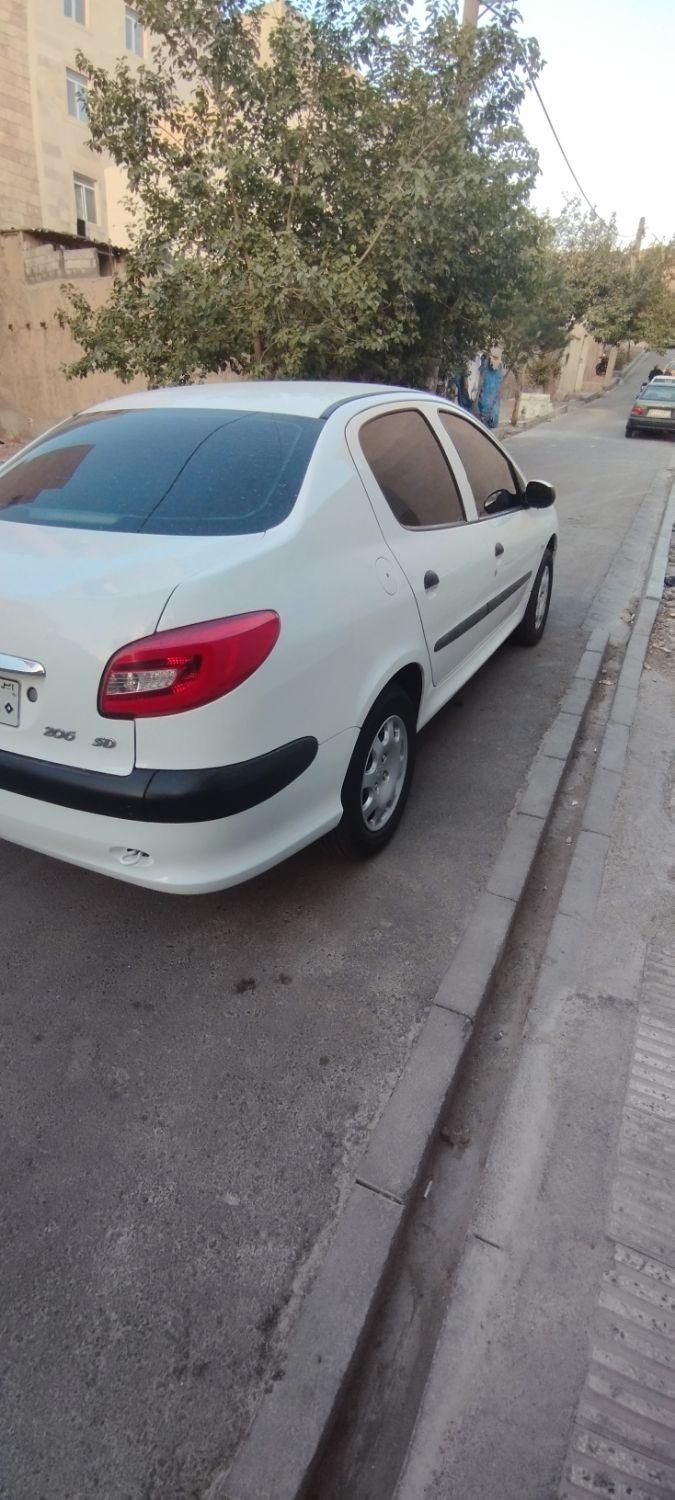 پژو ۲۰۶ صندوق دار v8 - 1398