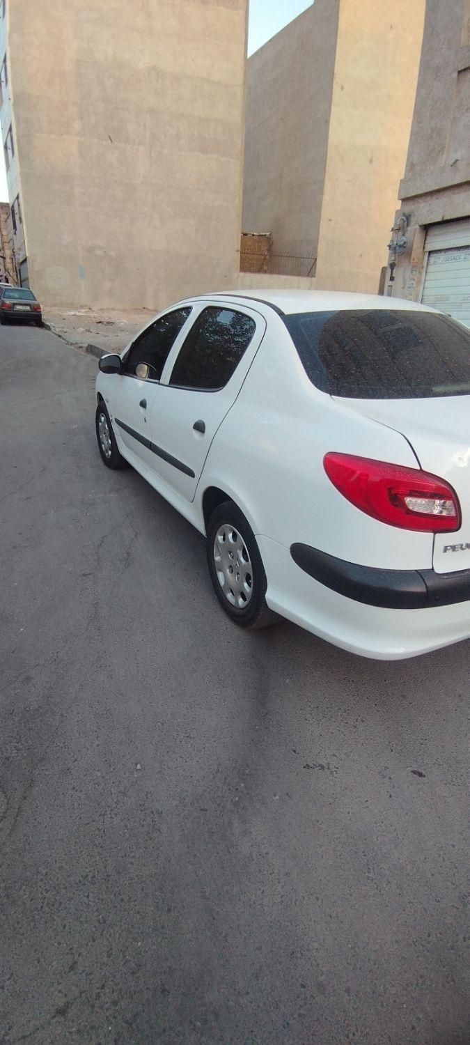پژو ۲۰۶ صندوق دار v8 - 1398
