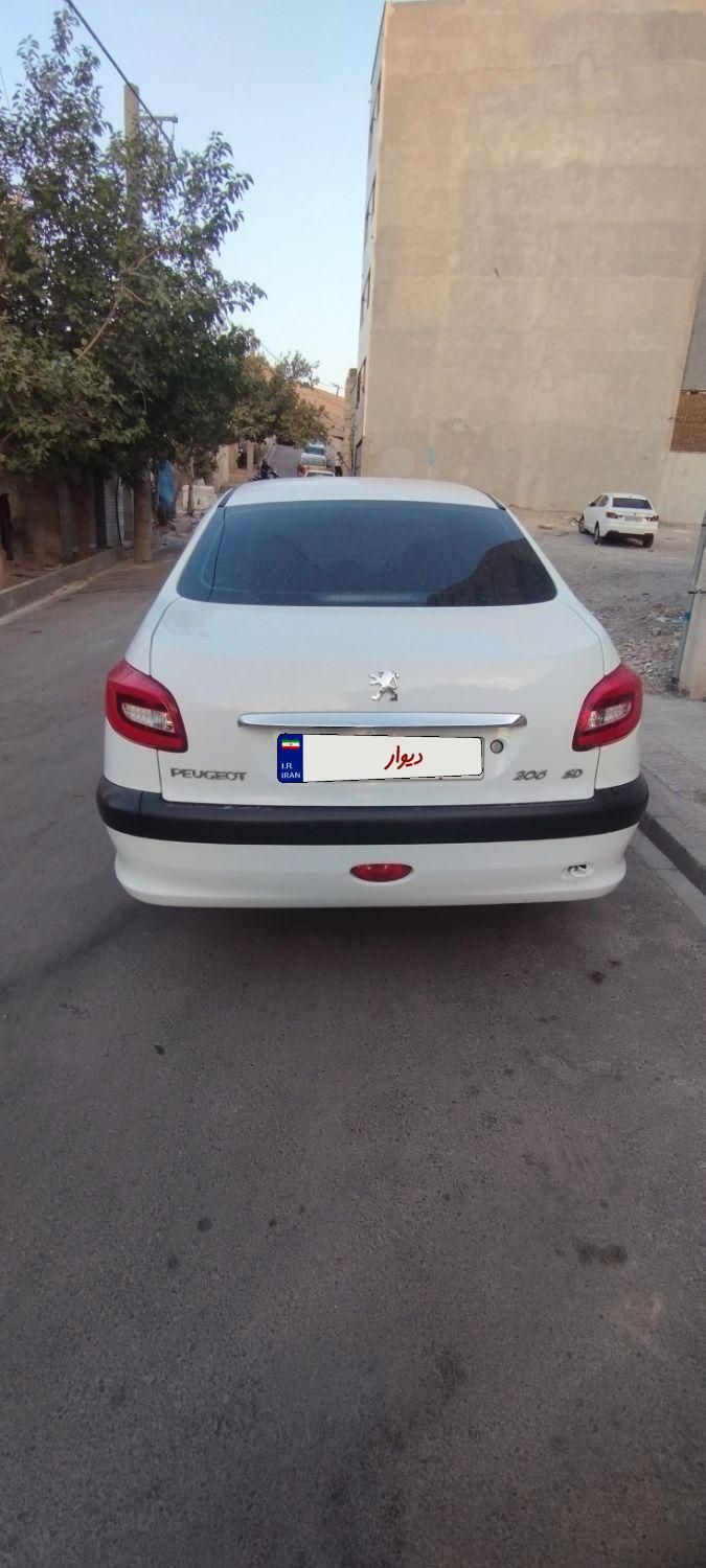 پژو ۲۰۶ صندوق دار v8 - 1398
